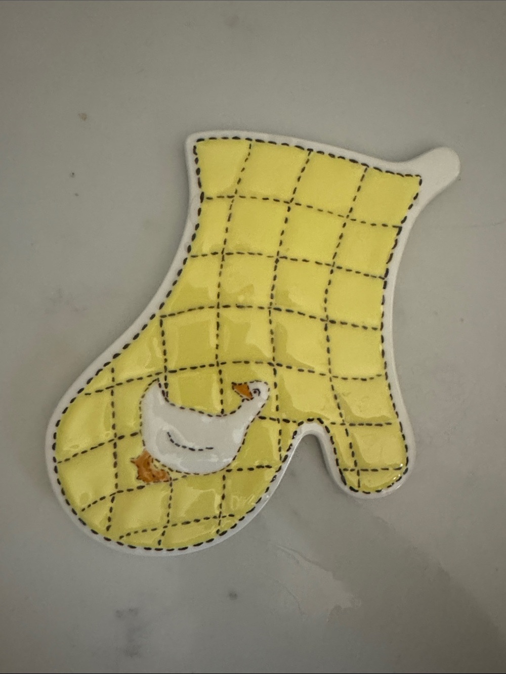 Ceramic Yellow Quilt-Pattern Oven Mitt with White Duck Appliqué